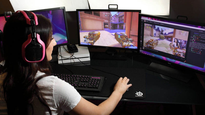 girl-gamer-streaming